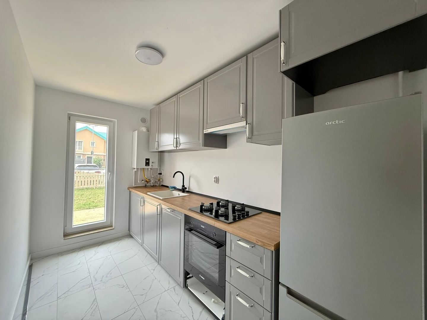 COSMOPOLIS - Apartament cu 3 camere si gradina, mobilat si utilat. - Poză 5
