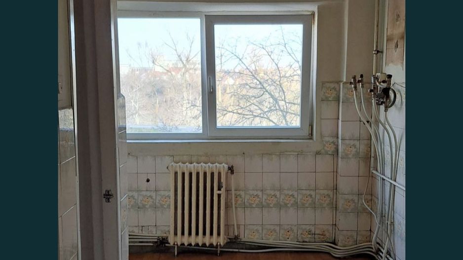 BRASADAS vinde ap 4 cam RENOVAT partial in Micro 16 etaj 3/8. - Poză 3