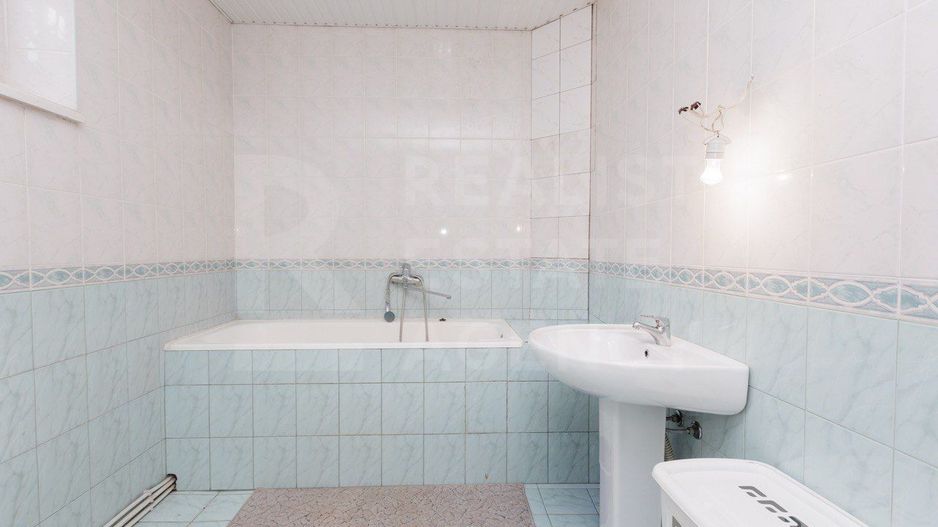 Vânzare, casă 3 nivele , str. Sihastrului, Codru - Poză 17