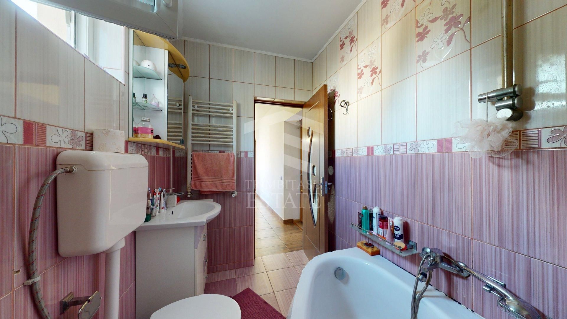 ANDRONACHE - Escalei | Casa individuala 9 camere | an 2014 | teren 260 - Poză 39