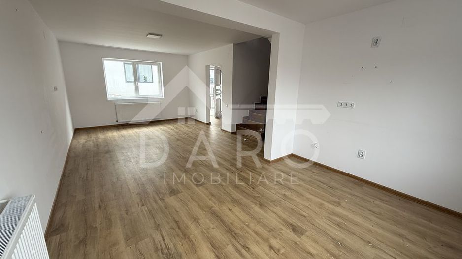 🏡 Case tip triplex de vânzare | 110 mp | Garaj | 126.000 € - Poză 8