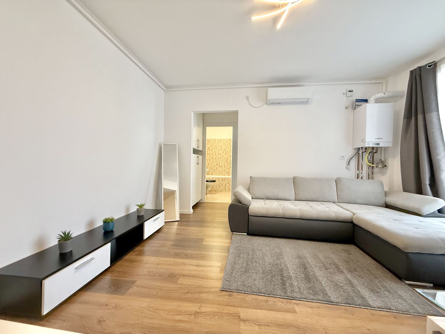 Apartament 3 camere, zona Lipovei, lângă pădure - Poză 2