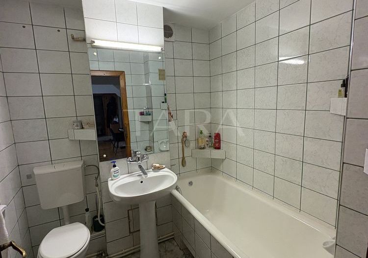 4 camere, spațiu generos, parcare și zonă excelentă. - Poză 7