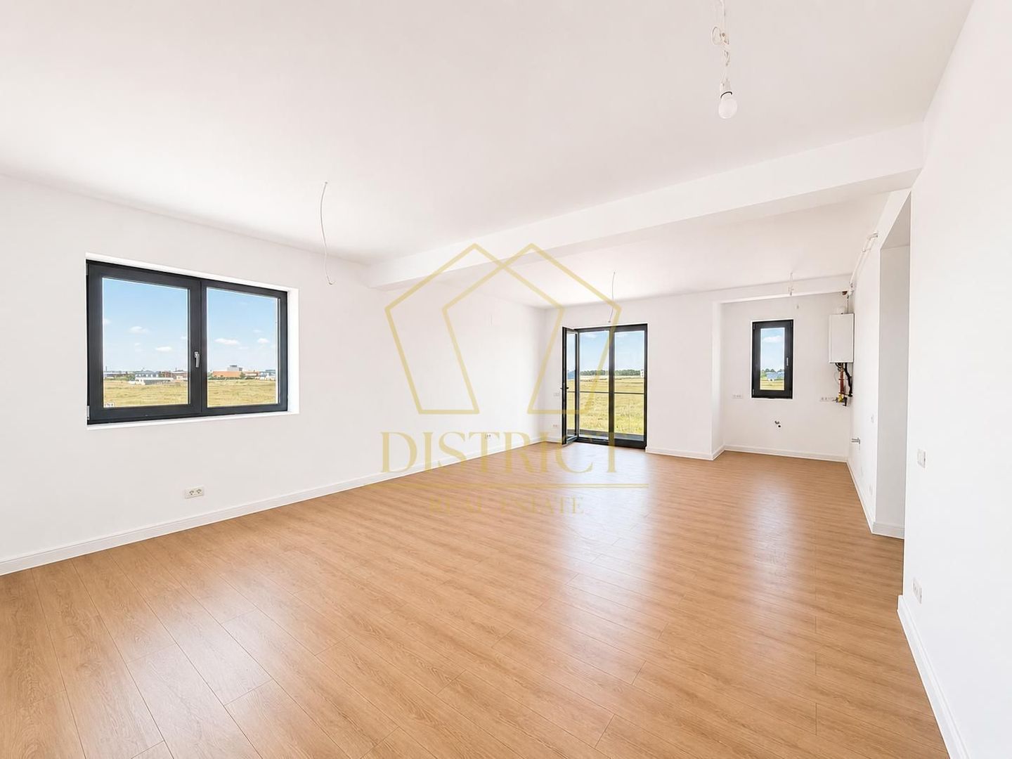 COMISION 0 | Apartament deosebit cu 4 camere | Torontalului - Poză 1