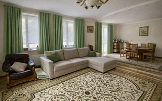 Chirie, casă, 3 camere, strada Sergiu Radautanu Codru - Poză 1