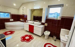 Casa deosebita cu 7 camere si piscina exterioara in cartierul Zorilor - Poză 11