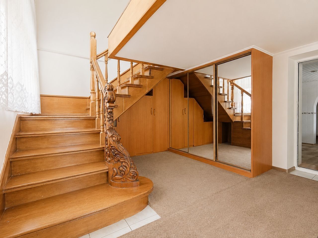 Casă 210 m² cu 5 dormitoare și teren 10 ari – Euroreparație | Drochia, str. Grigore Ureche - Poză 45