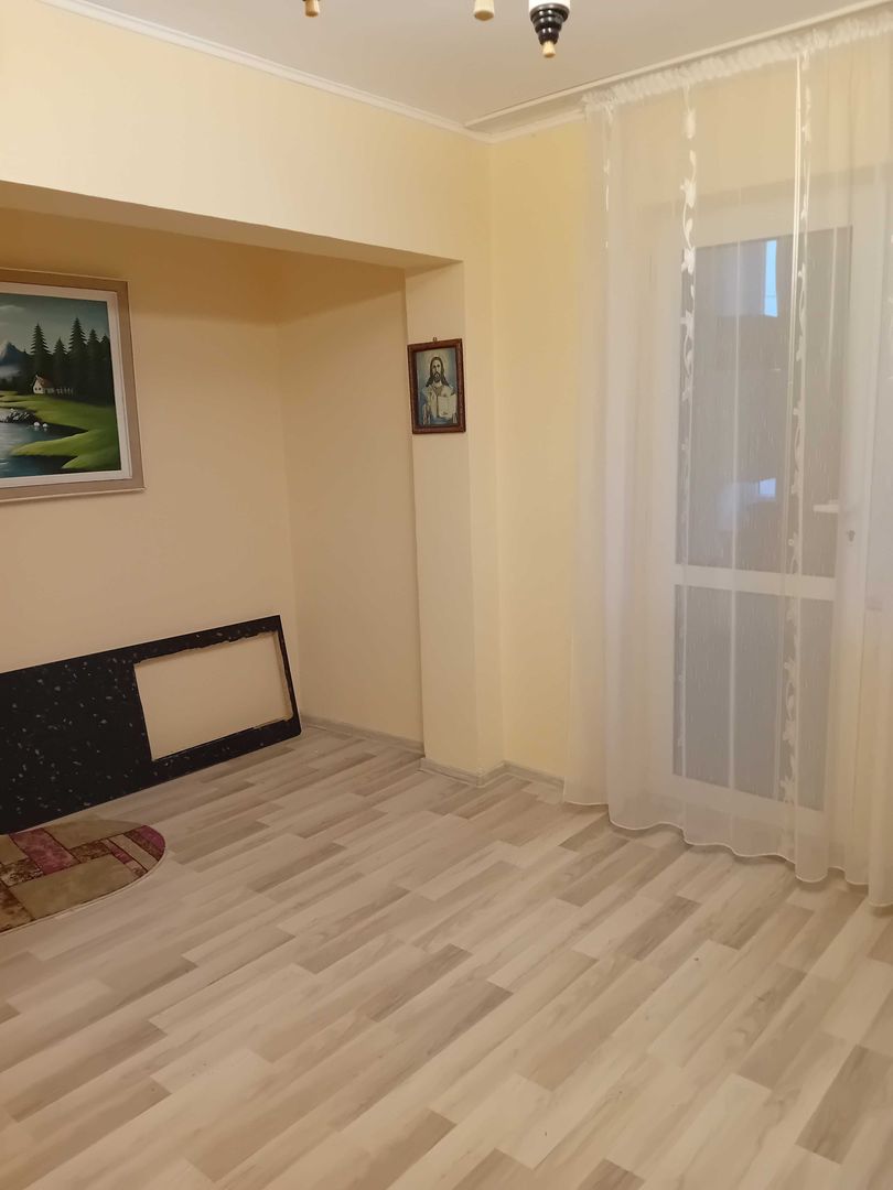 Apartament 3 camere, decomandat, Micro 20 - Poză 1