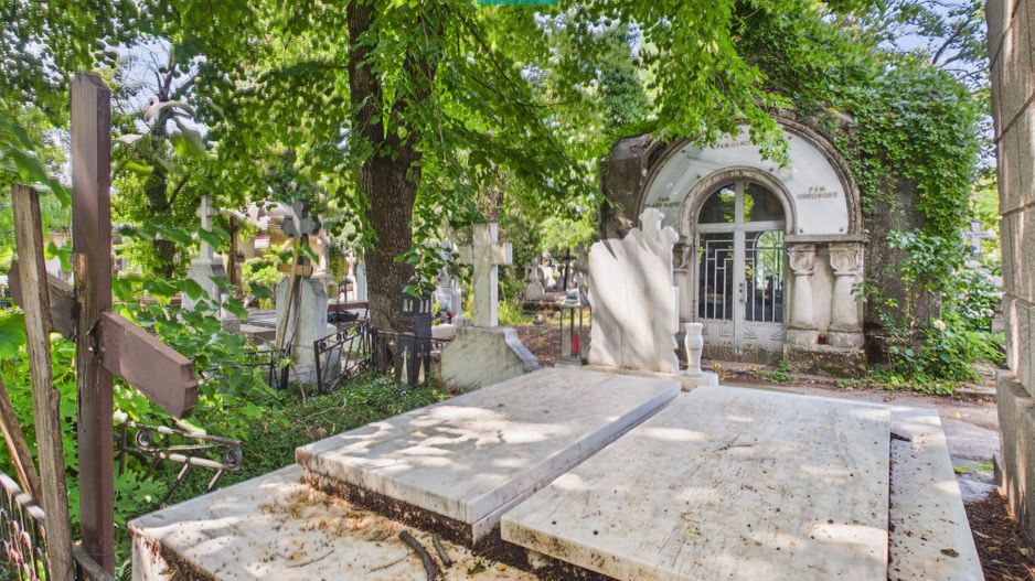 Bellu / Loc de veci / 2 cripte fiecare cu 2 nise - Poză 2