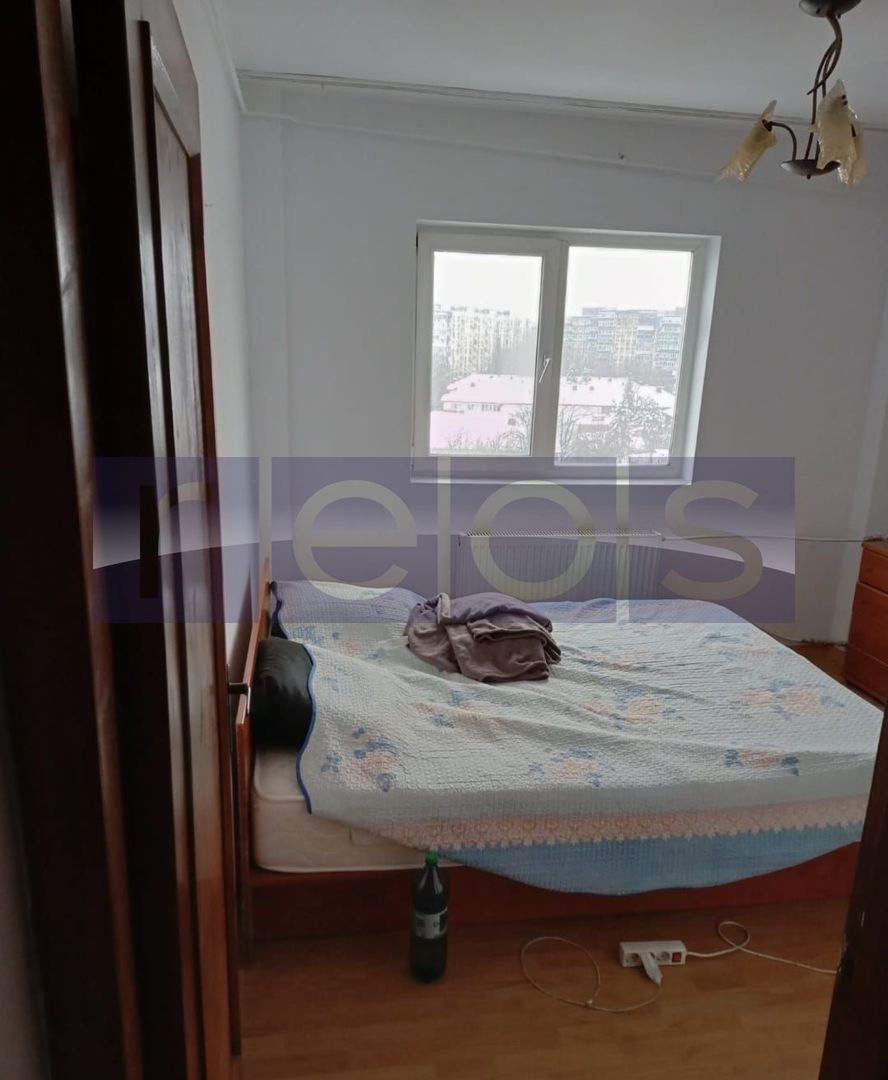 VANZARE 3 CAMERE DECOMANDAT - TIMPURI NOI - Poză 3