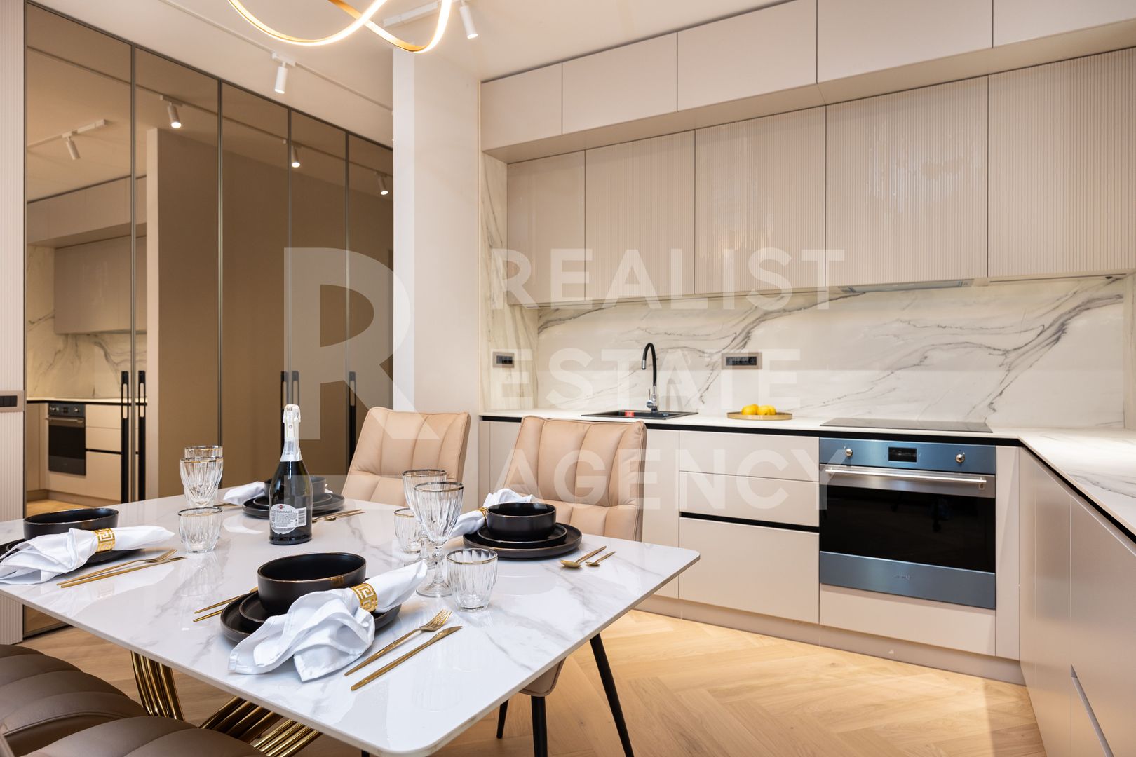 Vânzare, apartament cu 2 camere, zona Voluntari - Poză 3