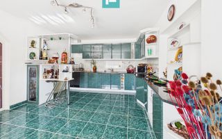 Casa cu potential multiplu in Curtici - Poză 16