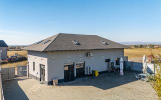 Vila 5 dormitoare | Pensiune | Proprietate versatilă în Marcus, Brașov - Poză 1