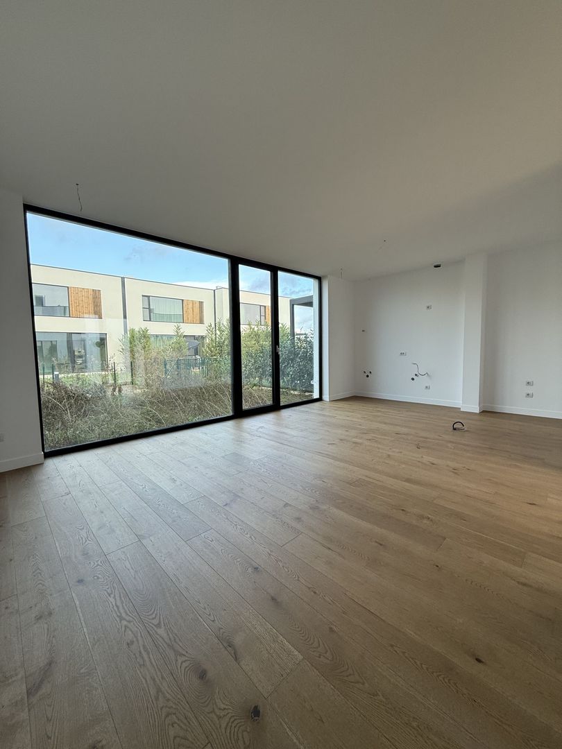 Vila de tip Urban Villa 02 in faza 1 in Amber Forest - Poză 4