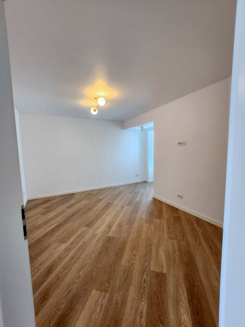 De vanzare apart. 3 camere Faleza , vedere Dunare, 78 mp, renovat premium - Poză 10