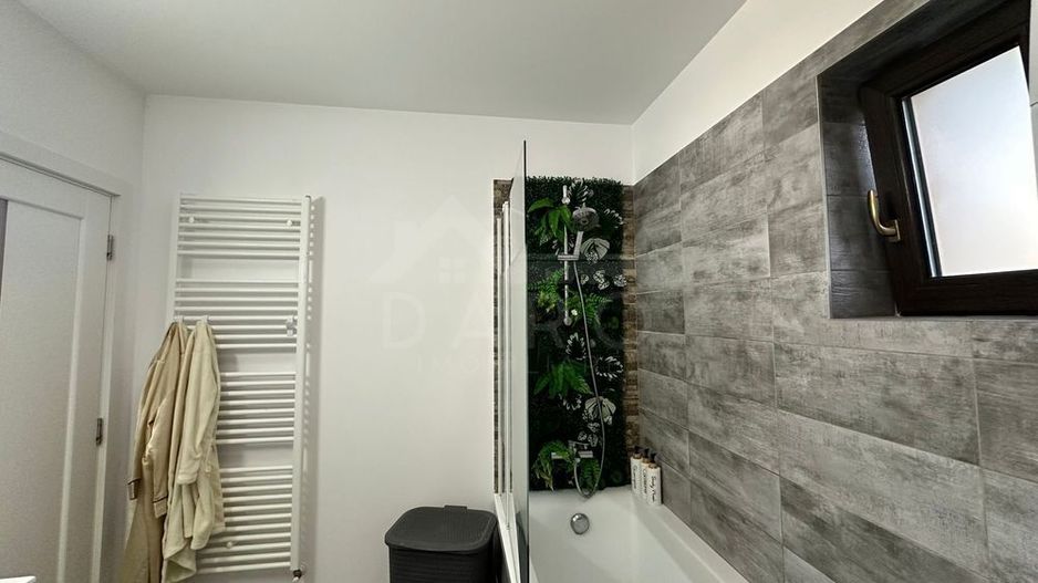 Vand Apartament cu 2 camere + un loc de parcare - Poză 2