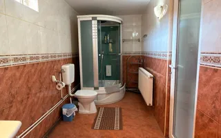 Casă cu spațiu comercial | Curte | Garaj | Parcare | Nojorid - Poză 18