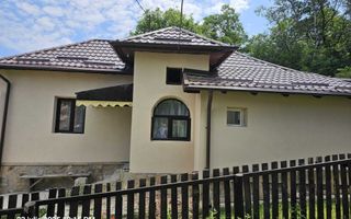 Casa de vanzare zona pitoreasca - Poză 3