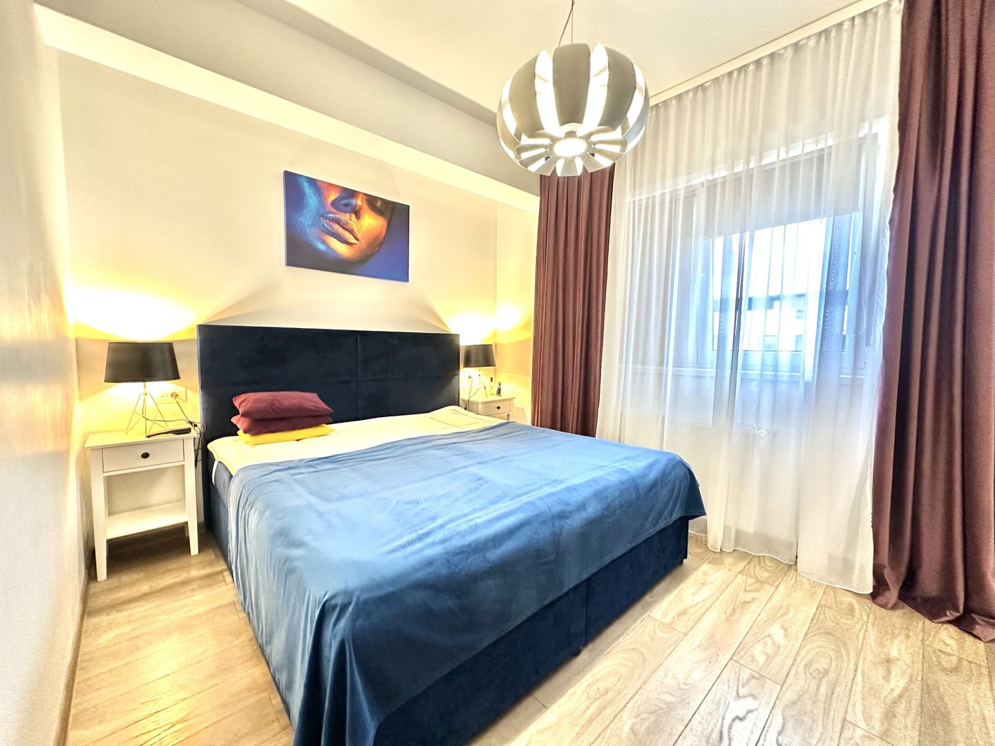 Penthouse modern de inchiririere cu 3 camere, terasă 80 mp zona Coresi - Poză 4
