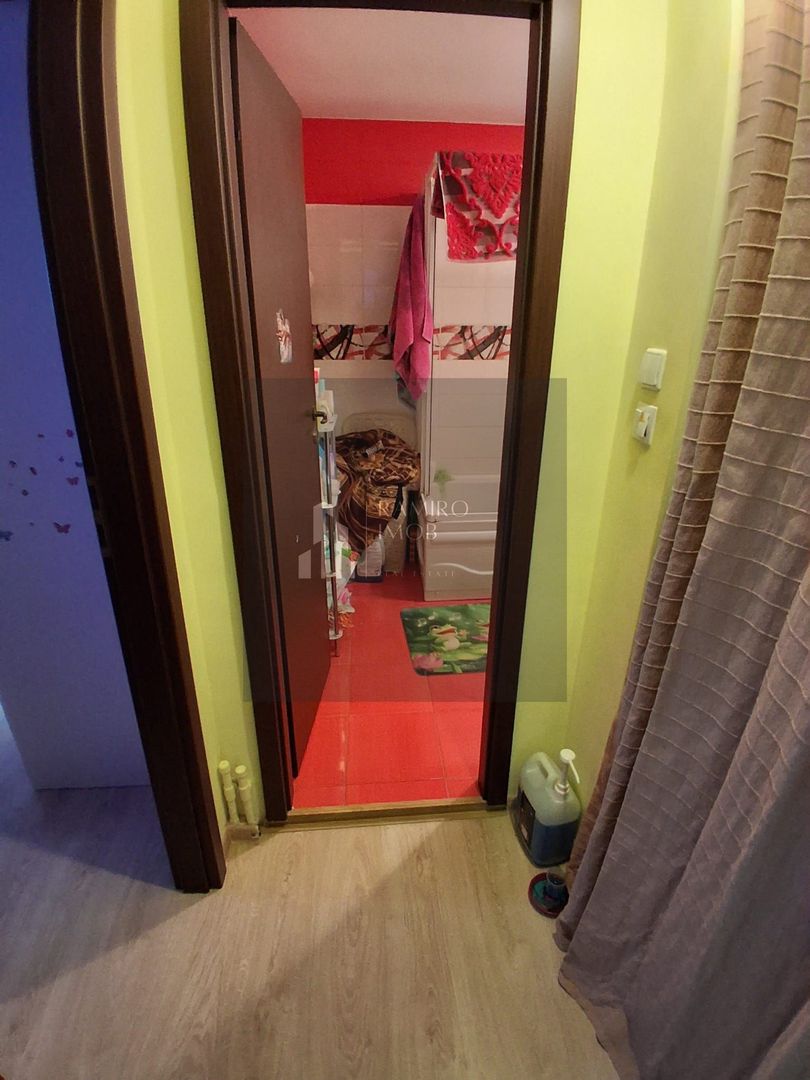 OCAZIE 3 CAMERE METROU GORJULUI - Poză 14