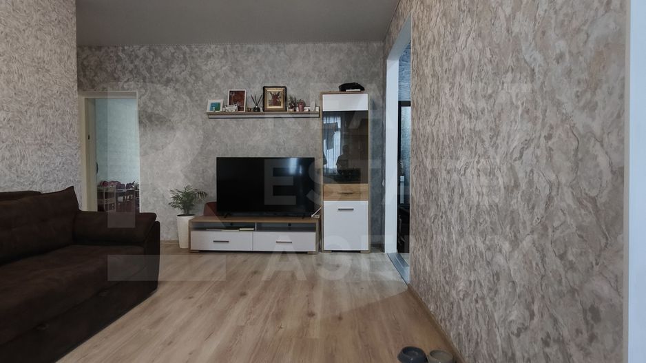 Vînzare apartament, 3 camere , str.  Ivan Kolesov, Bălți - Poză 1
