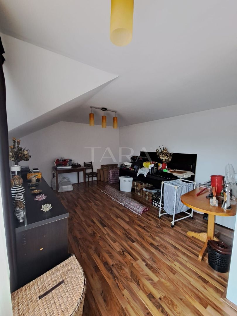 Casă cu 5 camere, zonă semicentrală, ideală pentru locuință sau birou. - Poză 8
