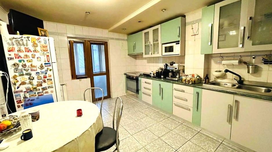 Vânzare 3 Camere 110 mp | Centrală Proprie | 2 min Mall Vitan, 12 min Metrou - Poză 5