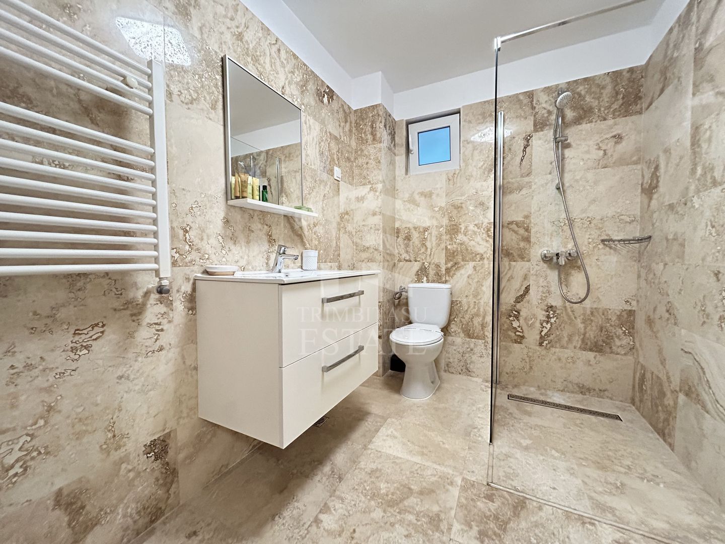 Pensiune Casa Eva Statiunea 2 Mai - 12 camere - teren 600 mp - Poză 7