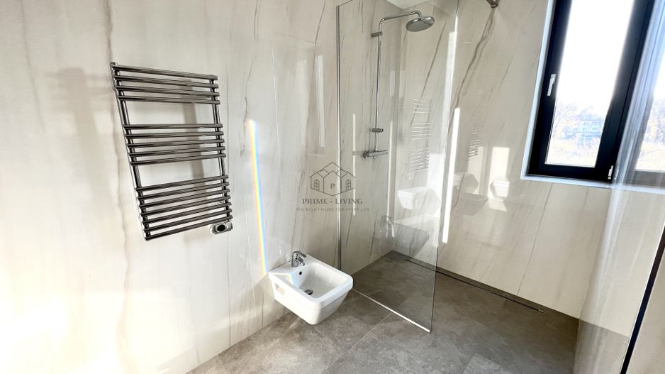 APARTAMENT DEOSEBIT CU 3 CAMERE LA VANZARE CU VEDERE LA LAC - Poză 6