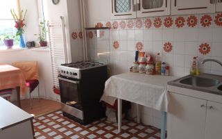 Inchiriere apatament 3 camere 2bai.zona Unirii, Rond Cosbuc,et.4din8 - Poză 9