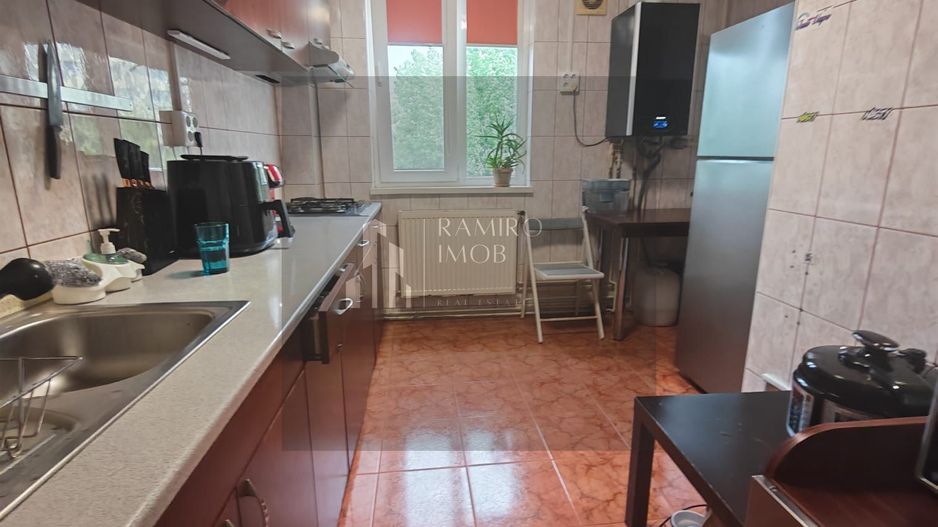 Apartament 4 camere decomandat /centrala- Titan/ Aleea Fetesti - Poză 1