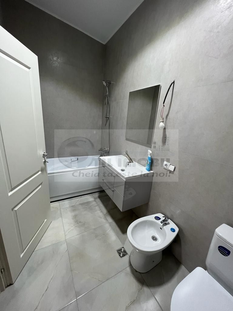 Apartament 4 camere - 85mp - Pacurari -Alpha Bank - Poză 4