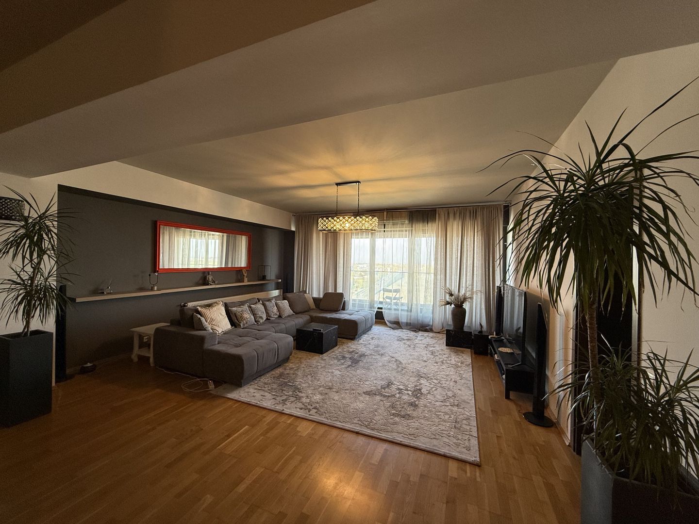 Refugiu Urban cu Lumină Naturală și Eleganță în Inima Pipera - Poză 8