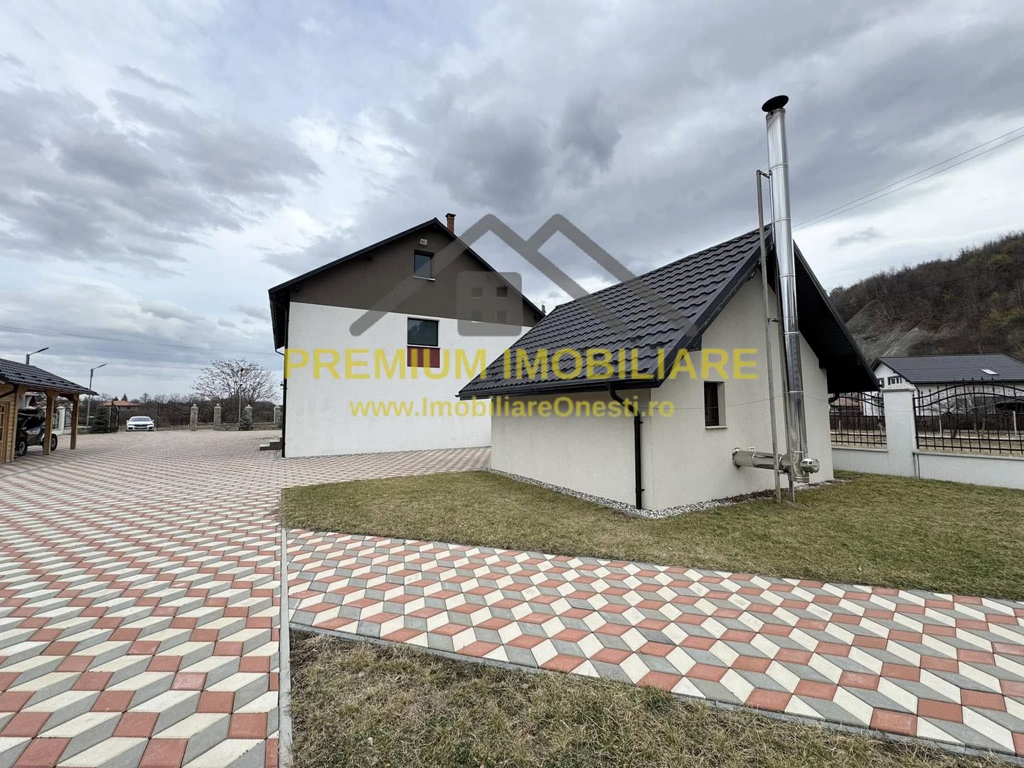 Vila la 13 km de Onesti - Poză 30