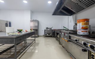 Spatiu recent renovat | 87mp | curent trifazic | zona ultra centrala - Poză 2