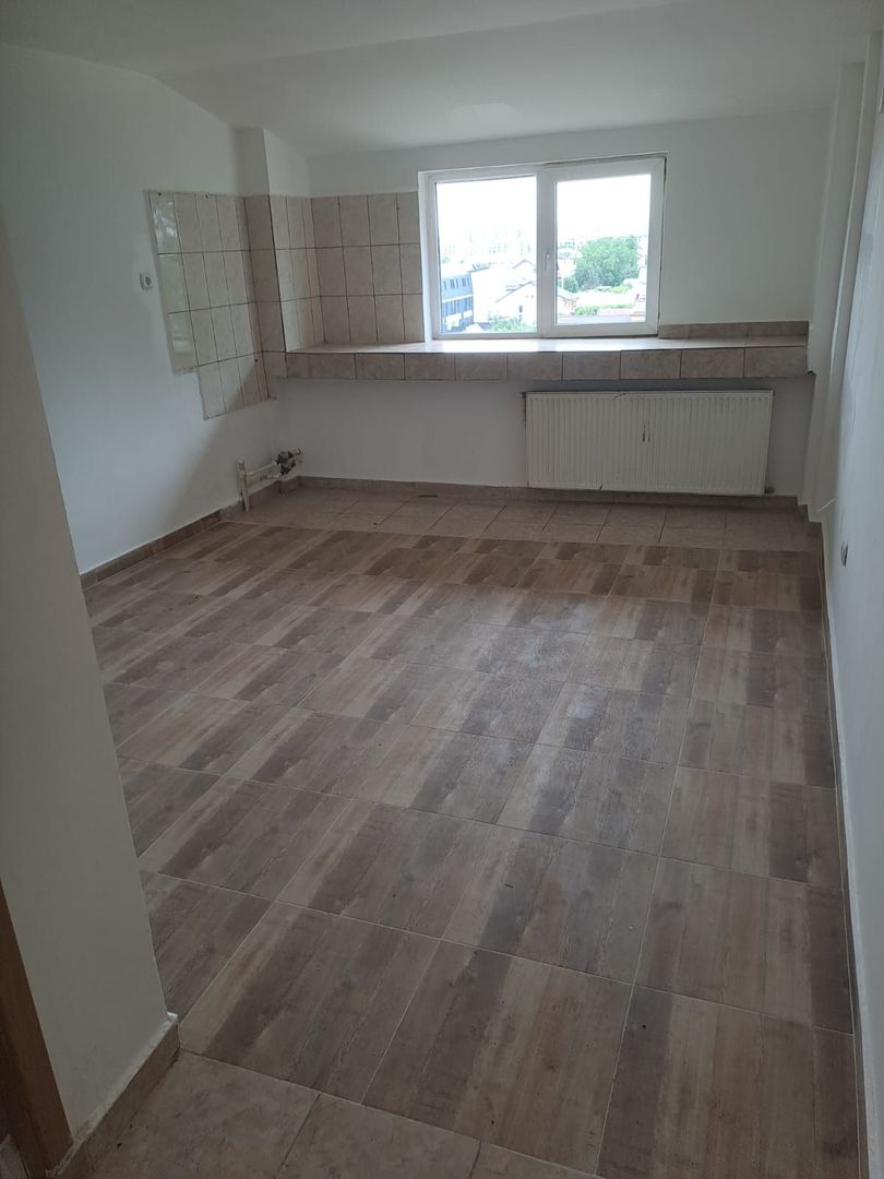 Etaj de inchiriat/ camere+ bai/bucatarie/spalatorie - Poză 8