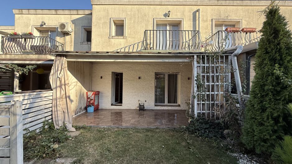 Vila cu 2 dormitoare si 3 bai | Cosmopolis | aproape de Mall | Piscina - Poză 12