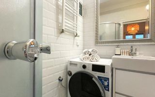 Garsoniera | Vedere catre Calea Victoria  | Airbnb | Certificat Turism - Poză 7