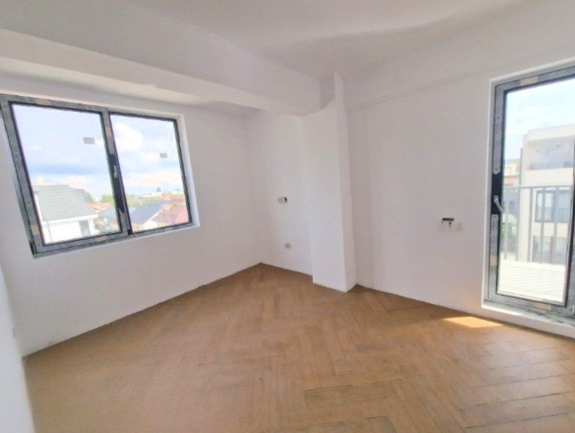 Apartament 2 camere Otopeni – bloc nou, central, terasă și parcare - Poză 1