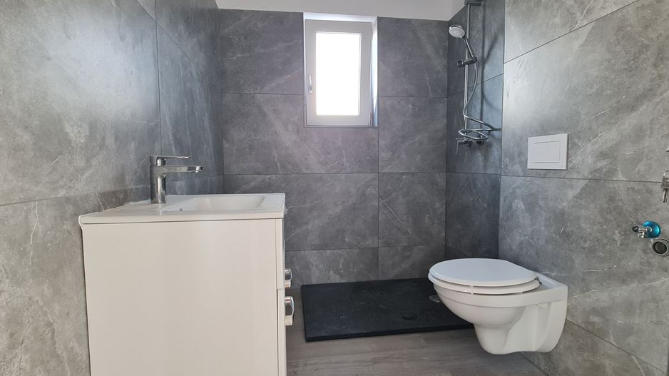 Casa individuala 4 camere 3 bai si garaj Cartier Izvor - Poză 3