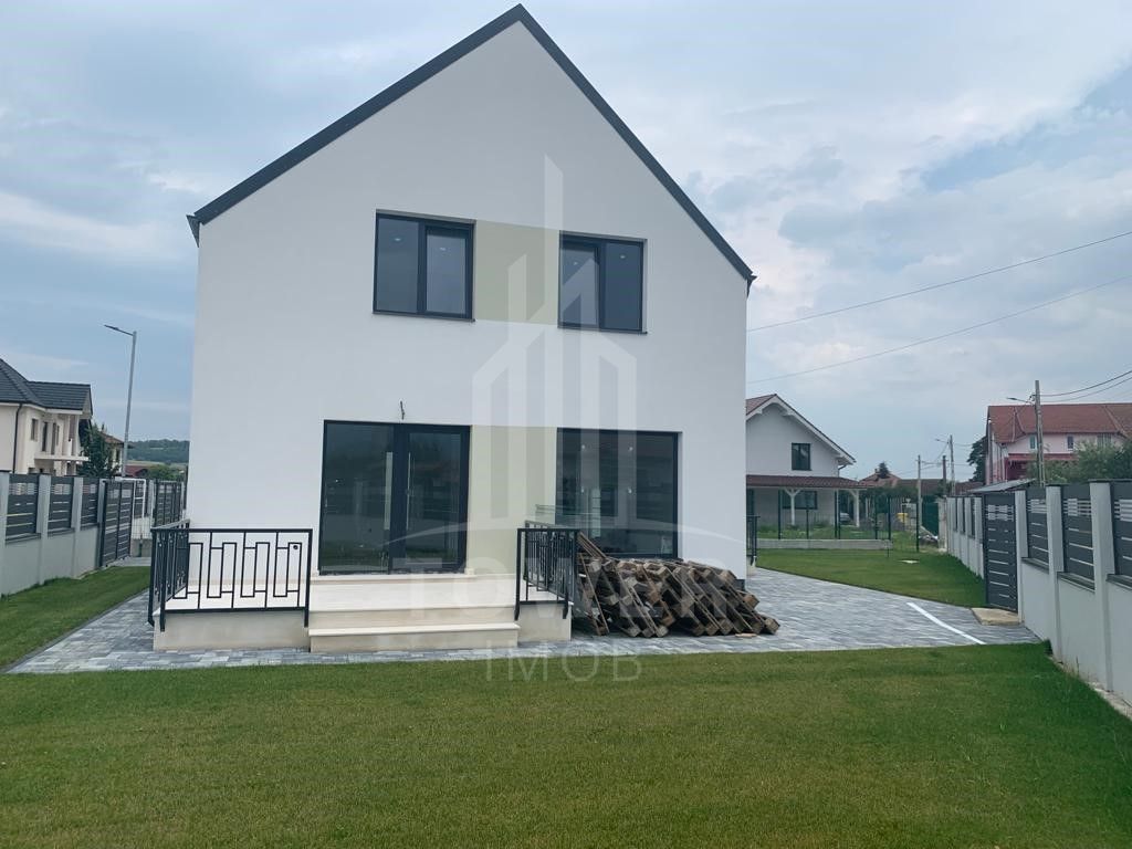 Casă de vânzare cu 4 camere | Loc. Cristian-Sibiu - Poză 1