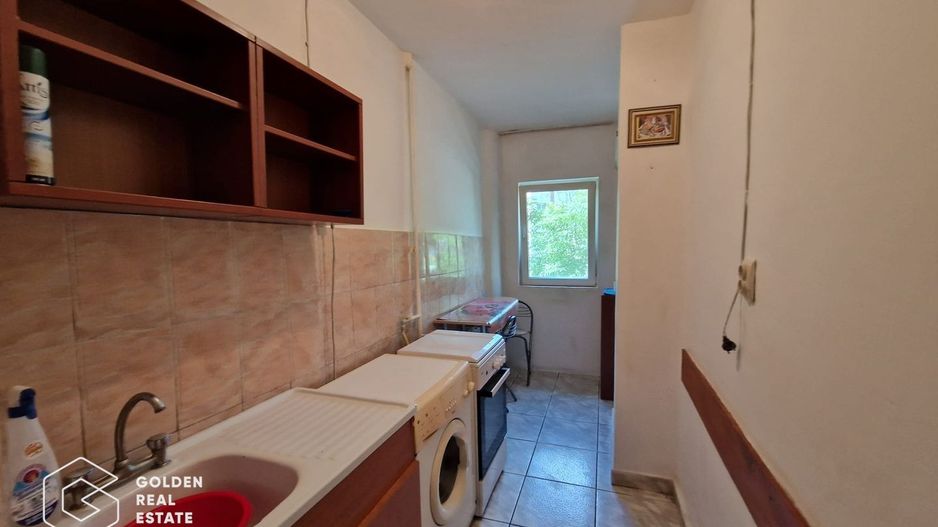 Apartament o camera, decomandat, etaj 2, zona UTA - Poză 3