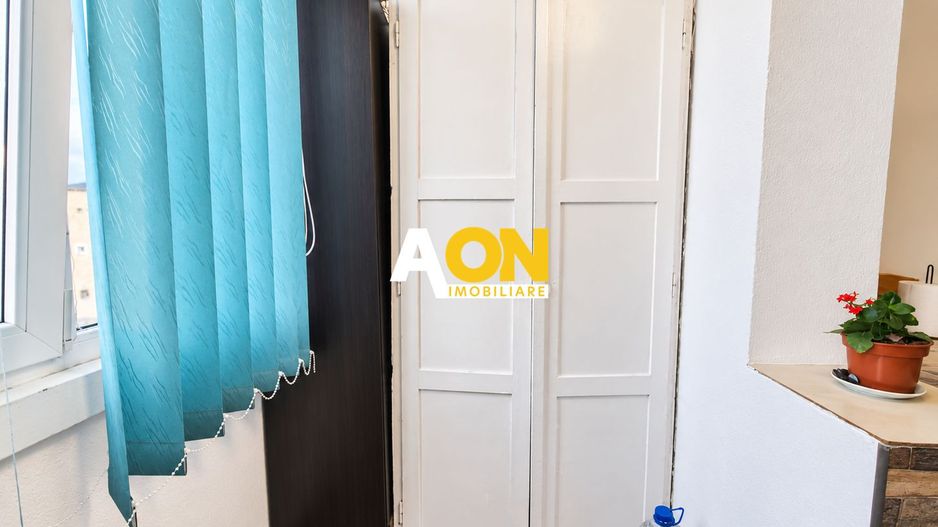 Apartament 3 camere, 2 bai, decomandat, Cetate, zona Liceului Sportiv - Poză 9