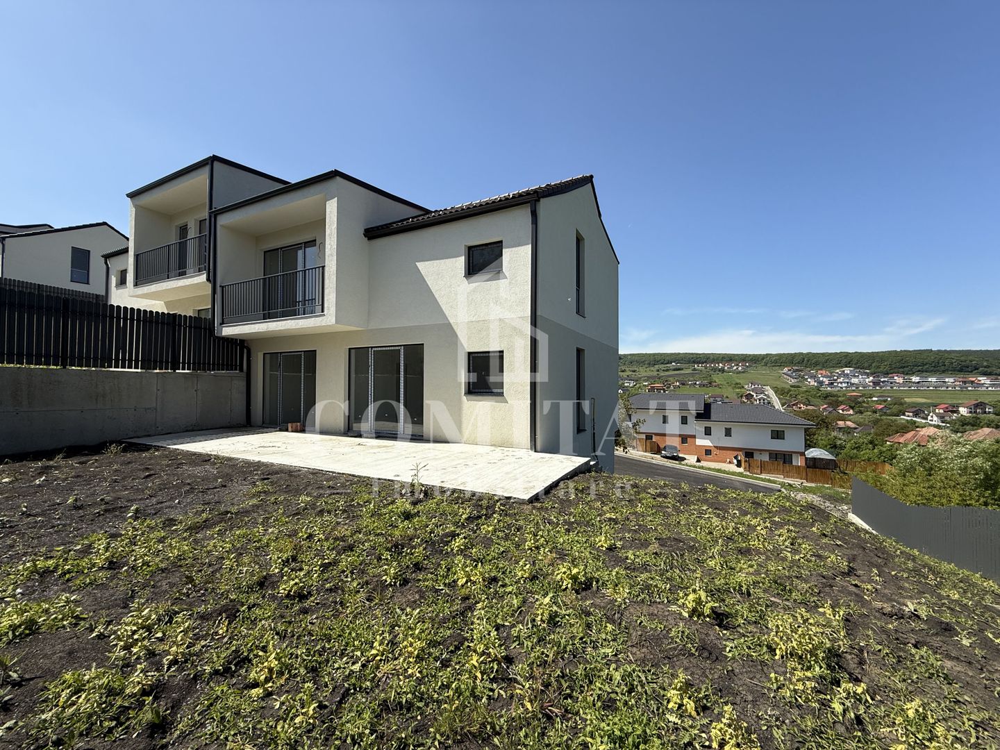 Case cuplate finalizate la intrare în Chinteni - Poză 5