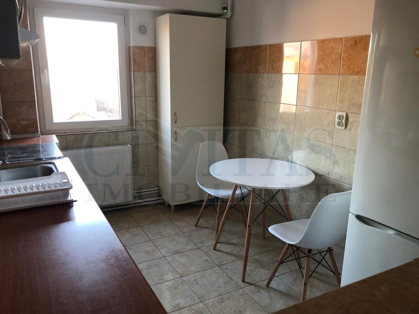 Inchiriez apartament 2 camere decomandat, strada Dunarii - Poză 4