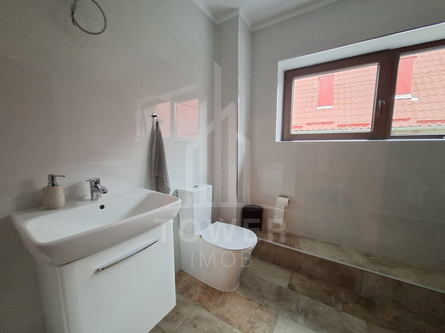 Casă complet renovată de vânzare în Amnaș – la doar 25 km de Sibiu! - Poză 42