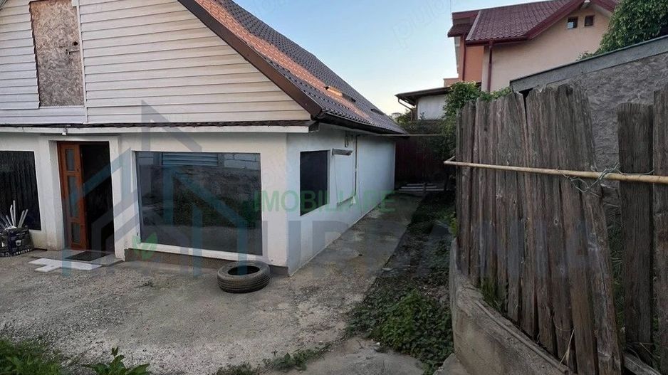Casă de vânzare în Valea Adâncă, aproape de CUG Nicolina - Poză 2