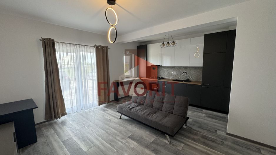 Mobilat si utilat. 2 locuri de parcare. Curte privata in CF - Poză 2