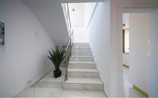 Vila tip duplex, 4 camere, ansamblu cu piscina si acces securizat - Poză 4
