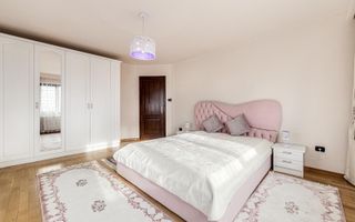 Vilă cu 7 camere de vânzare în zona Central - Poză 15